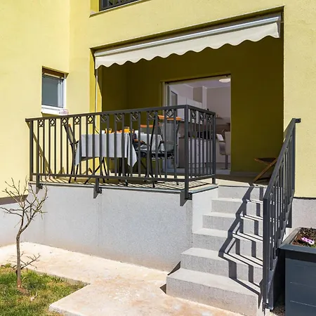 Anna - Rosemary Appartement Medulin