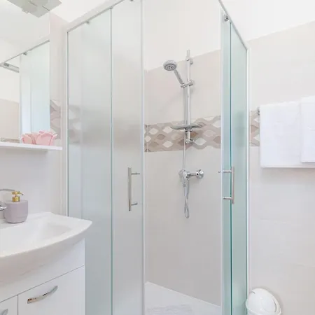 Anna - Rosemary Appartement Medulin